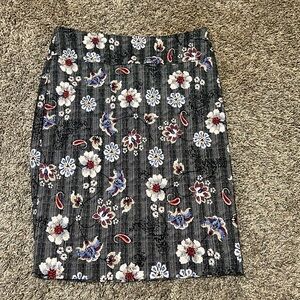 NWT Margaret M. Size Medium.  Black floral.
